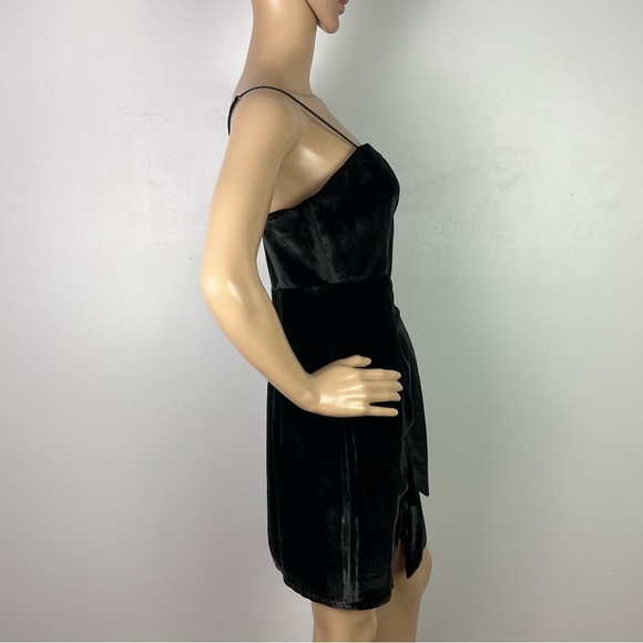 NEW CINQ A SEPT BLACK VELVET MINI DRESS - Picture 5 of 10